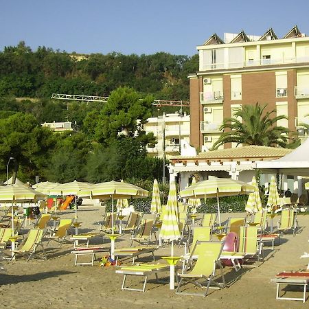 Hotel La Perla Cupra Marittima Ngoại thất bức ảnh