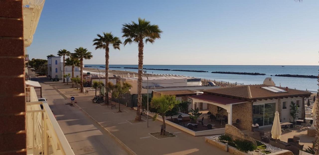 Hotel La Perla Cupra Marittima Ngoại thất bức ảnh