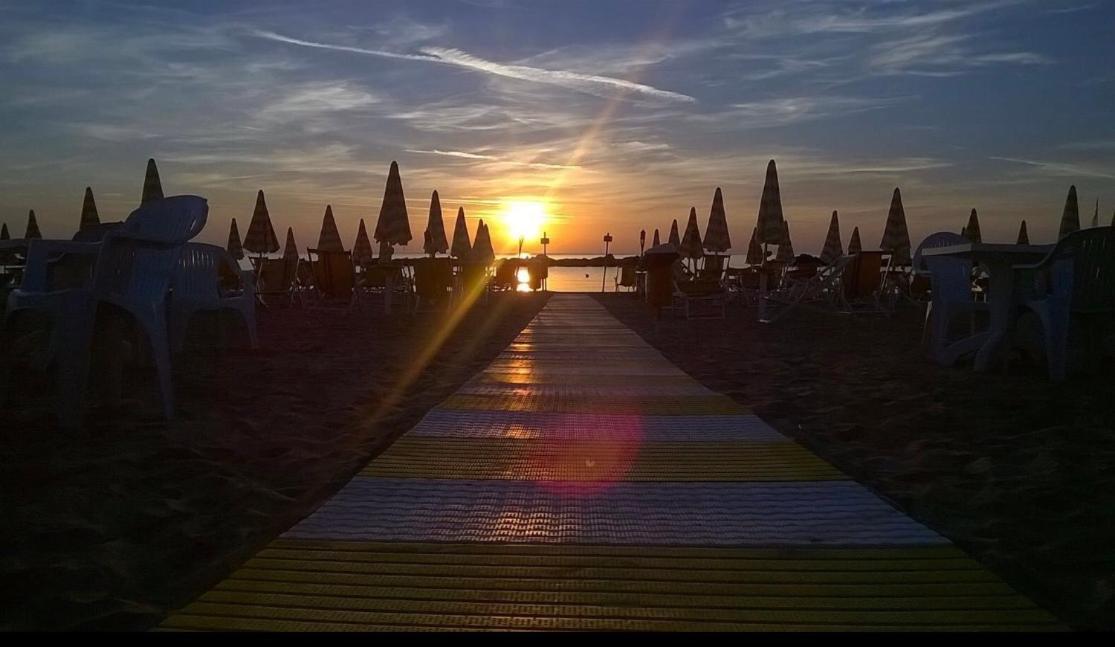 Hotel La Perla Cupra Marittima Ngoại thất bức ảnh
