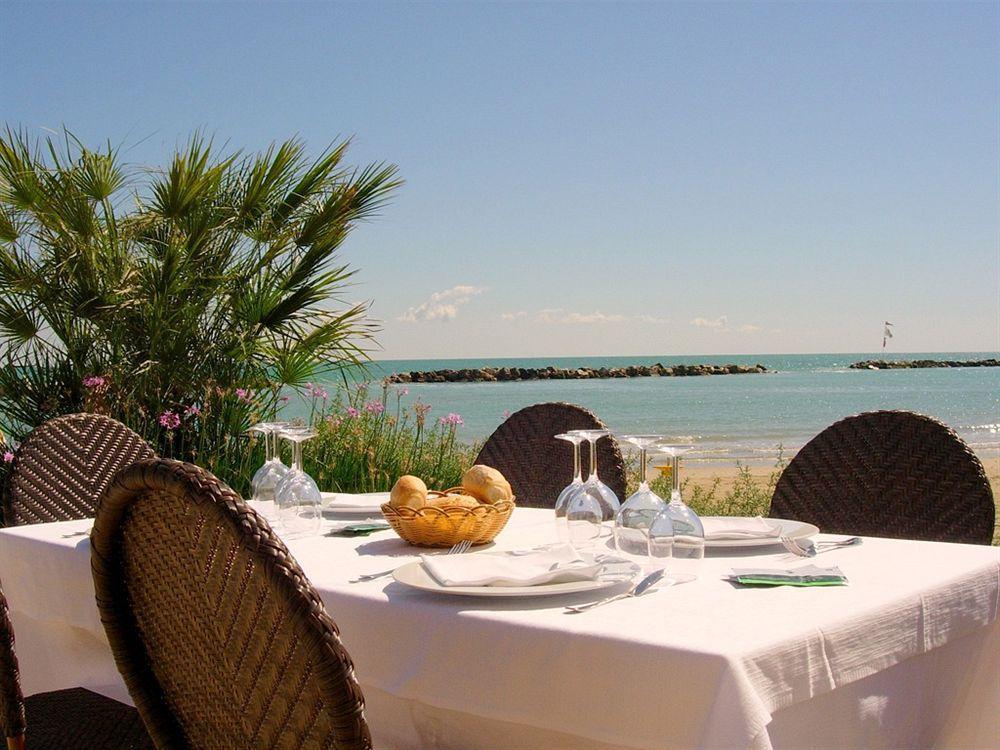 Hotel La Perla Cupra Marittima Ngoại thất bức ảnh