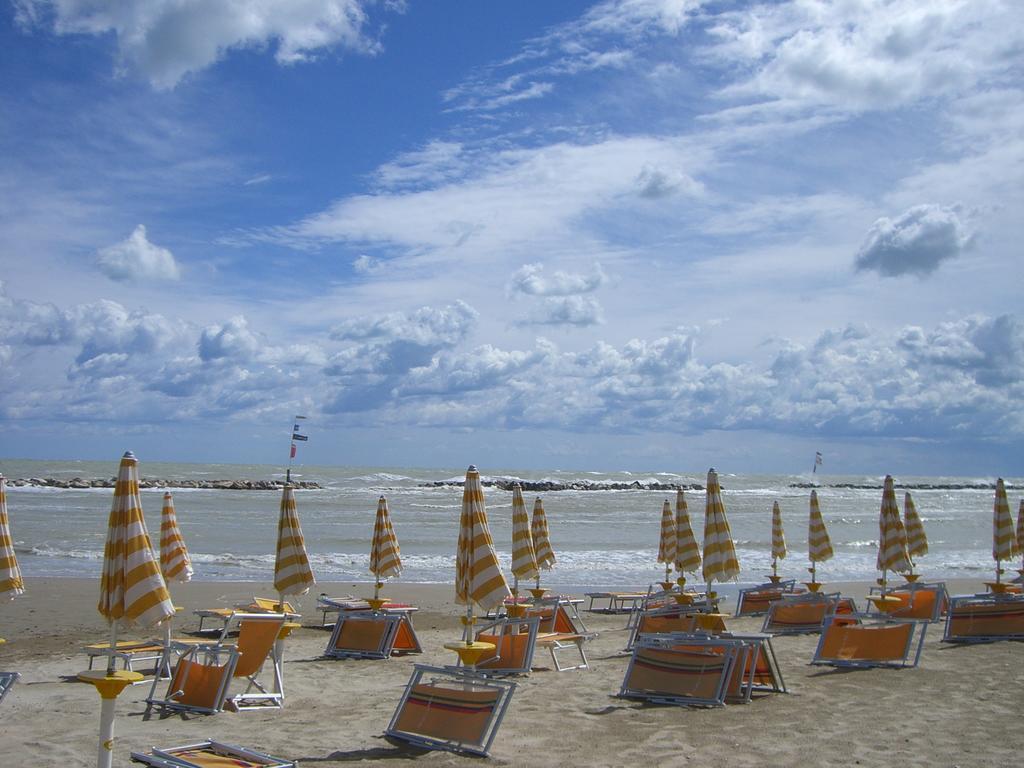 Hotel La Perla Cupra Marittima Ngoại thất bức ảnh