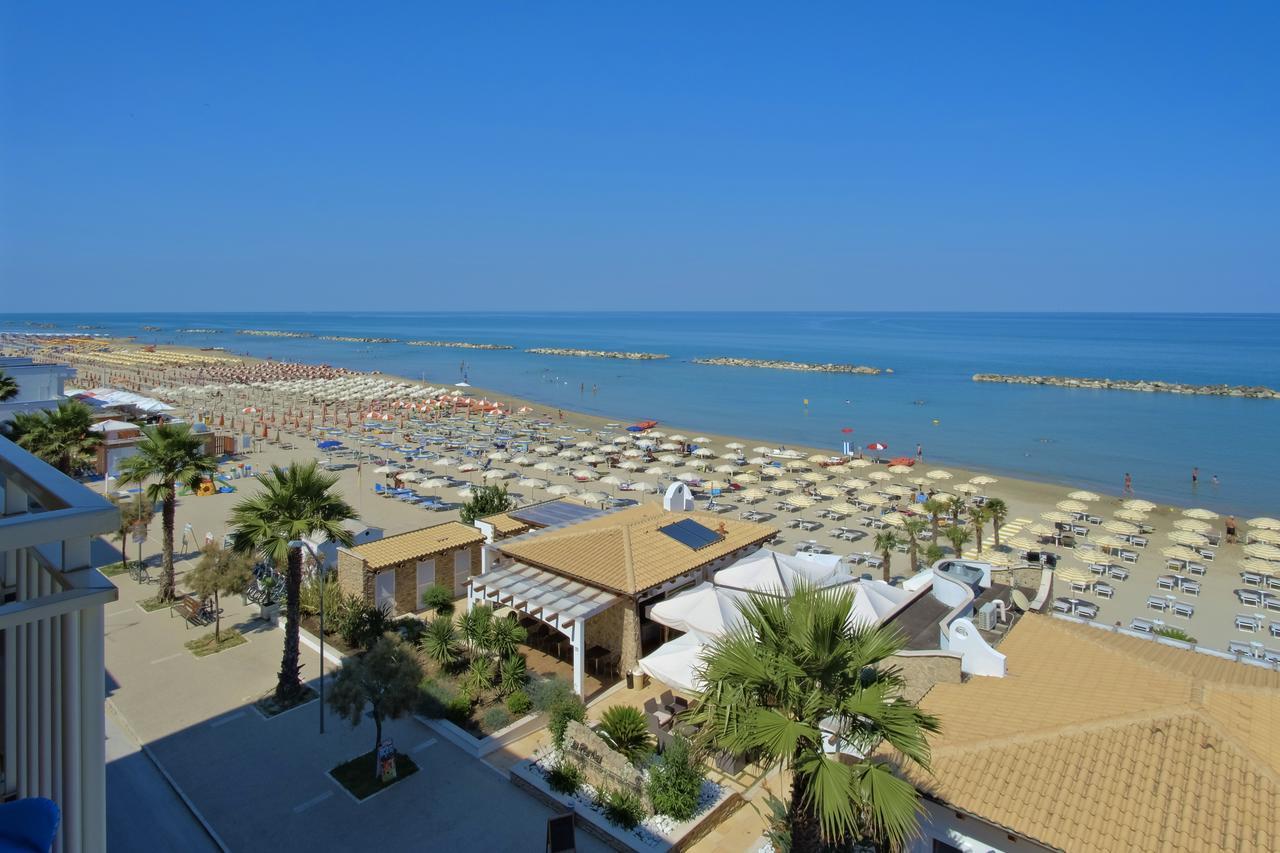 Hotel La Perla Cupra Marittima Ngoại thất bức ảnh