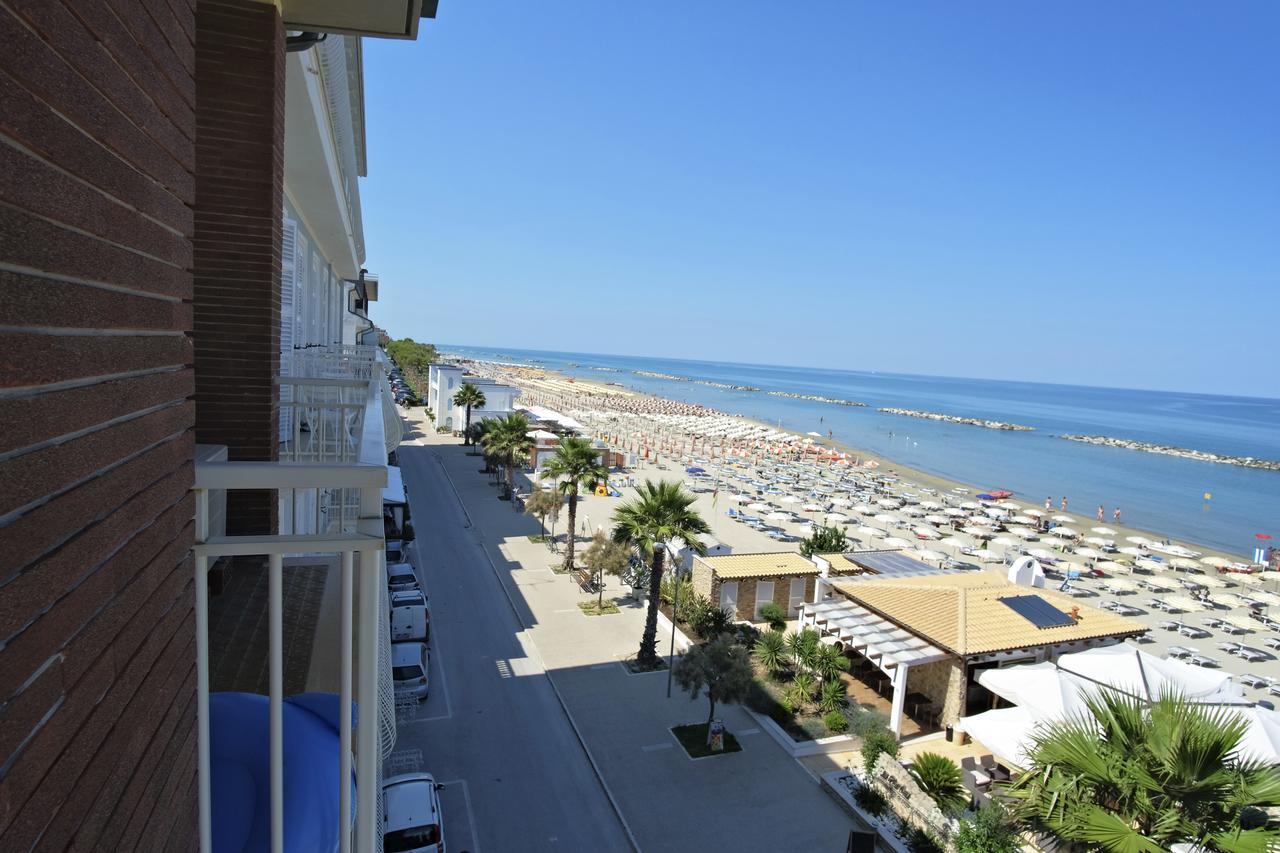 Hotel La Perla Cupra Marittima Ngoại thất bức ảnh
