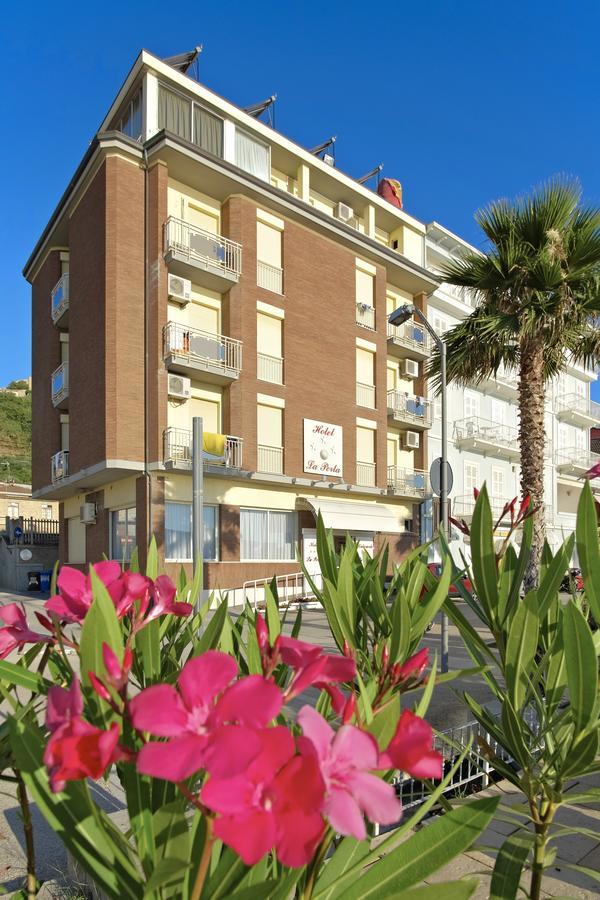 Hotel La Perla Cupra Marittima Ngoại thất bức ảnh
